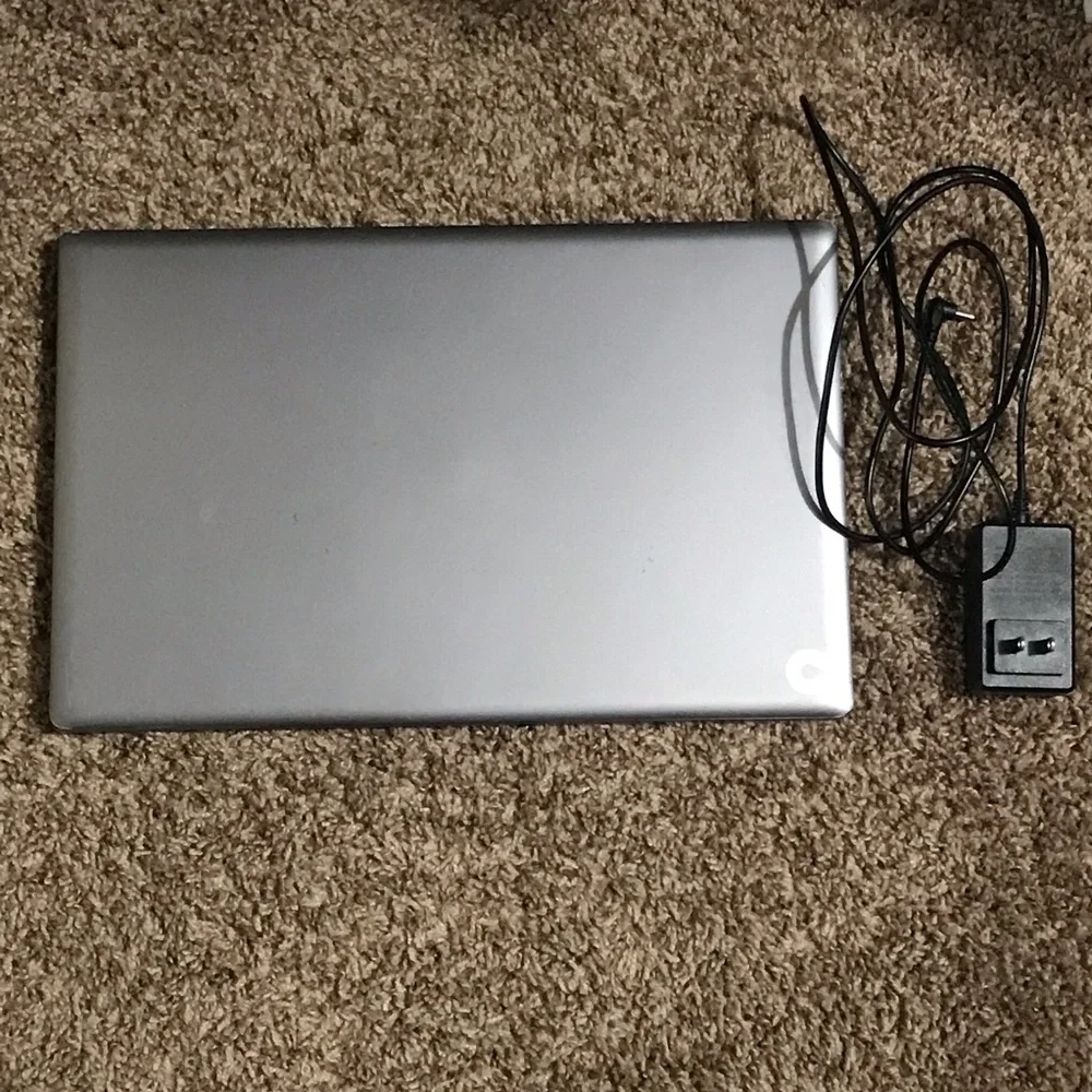 15.6” Laptop 8GB RAM 256GB Hard Drive Intel Celeron, KEYBOARD DOES NOT WORK